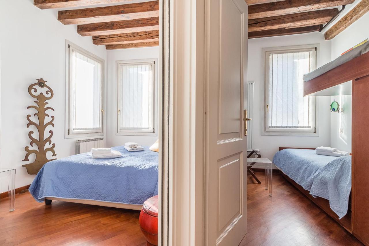 7 Windows On Venecia Exterior foto