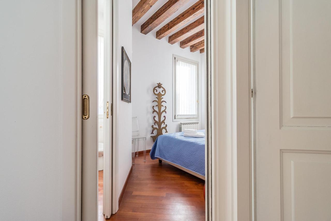 7 Windows On Venecia Exterior foto