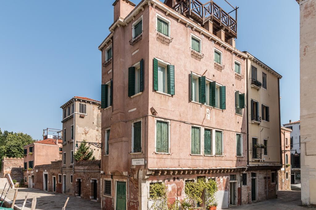 7 Windows On Venecia Exterior foto